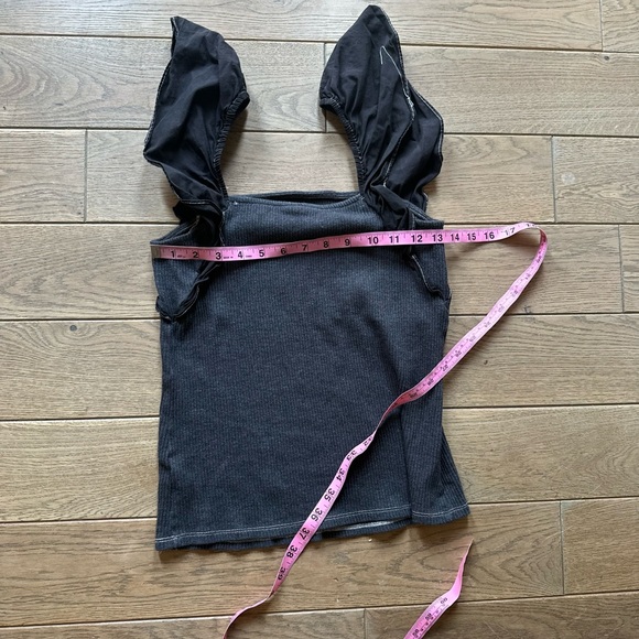 Flutter sleeve top - Picture 2 of 4